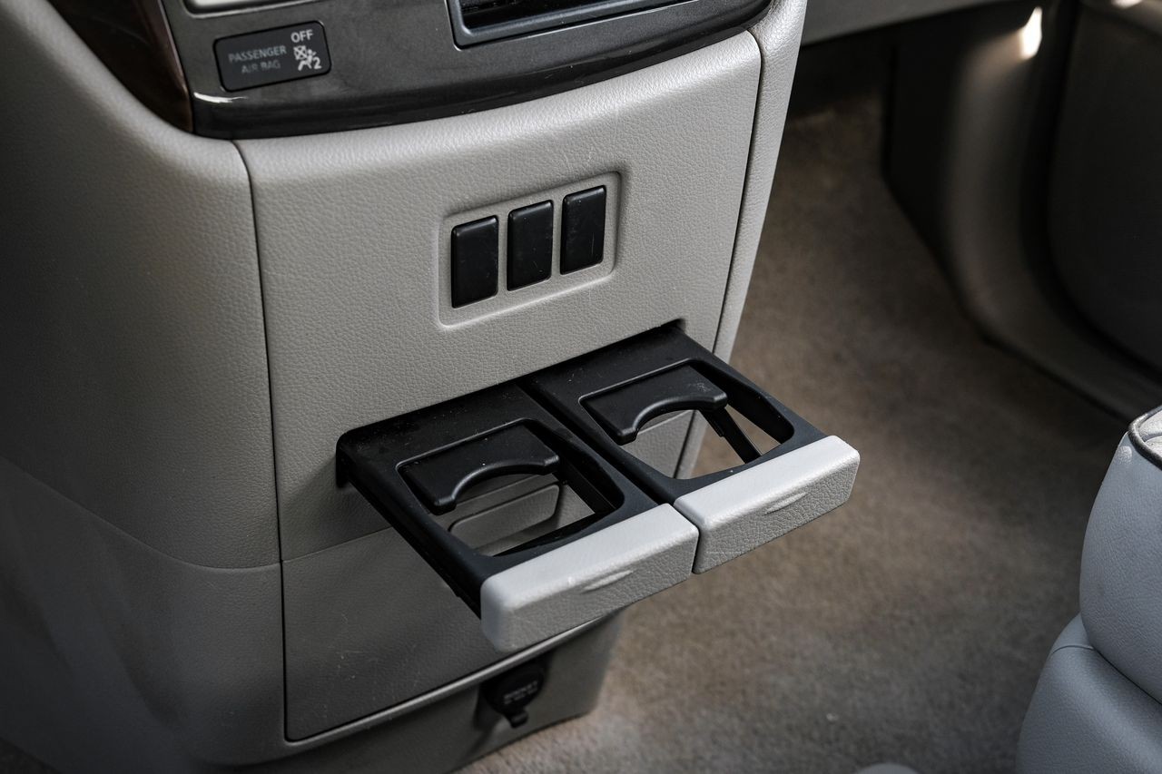 Nissan Quest Vehicle Main Gallery Image 22