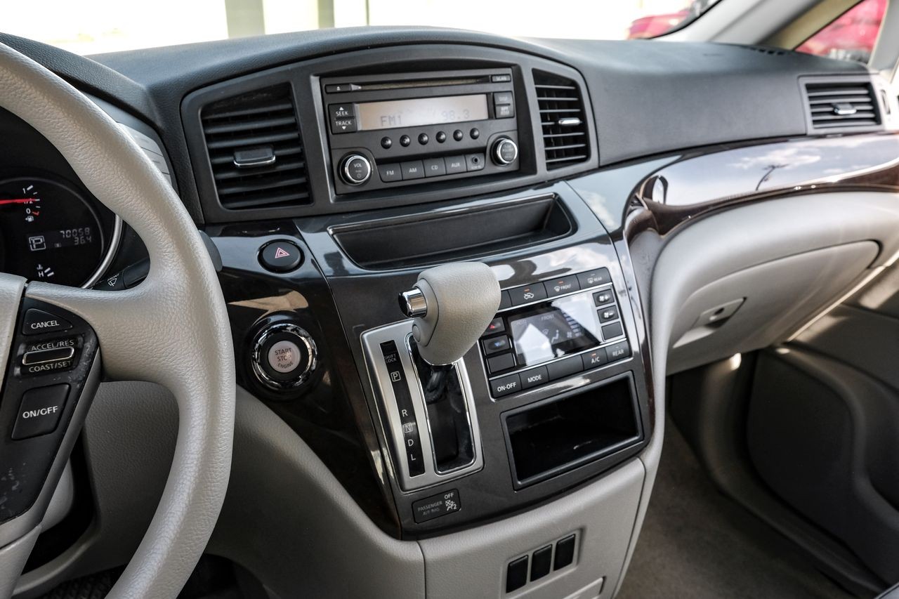 Nissan Quest Vehicle Main Gallery Image 24