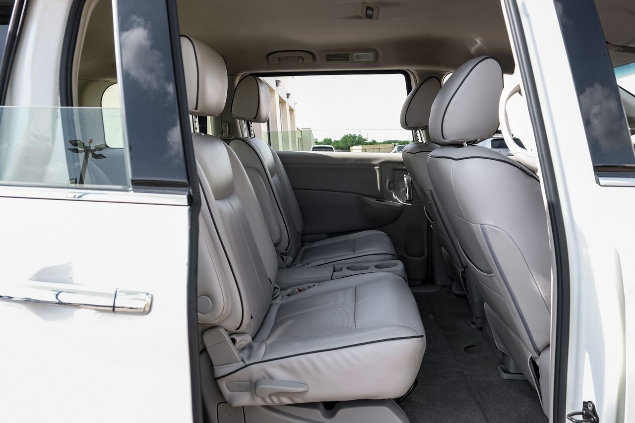 Nissan Quest Vehicle Main Gallery Image 32