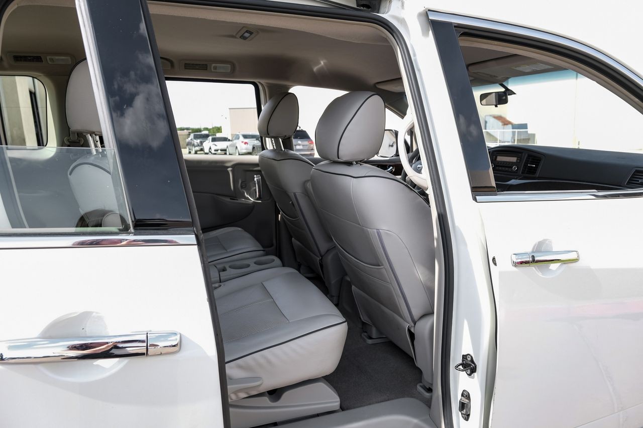 Nissan Quest Vehicle Main Gallery Image 34