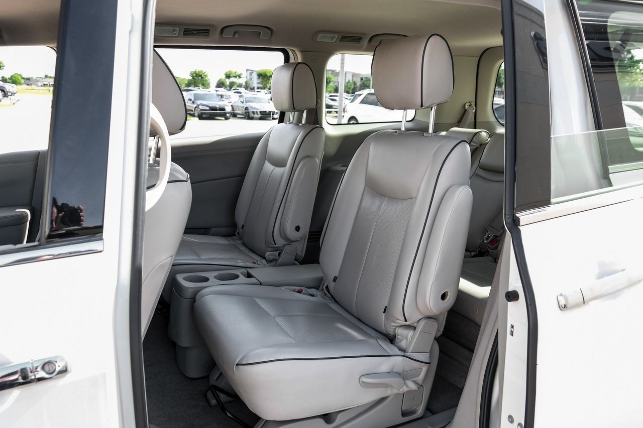 Nissan Quest Vehicle Main Gallery Image 36