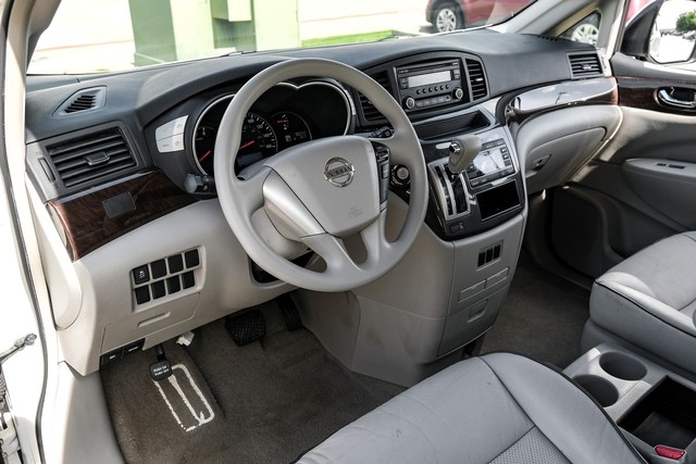 Nissan Quest Vehicle Main Gallery Image 03