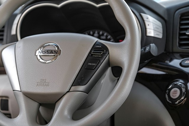 Nissan Quest Vehicle Main Gallery Image 16
