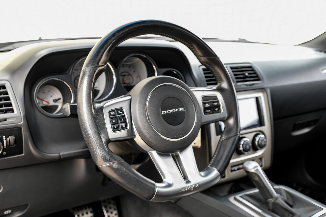 Dodge Challenger Vehicle Main Gallery Image 14