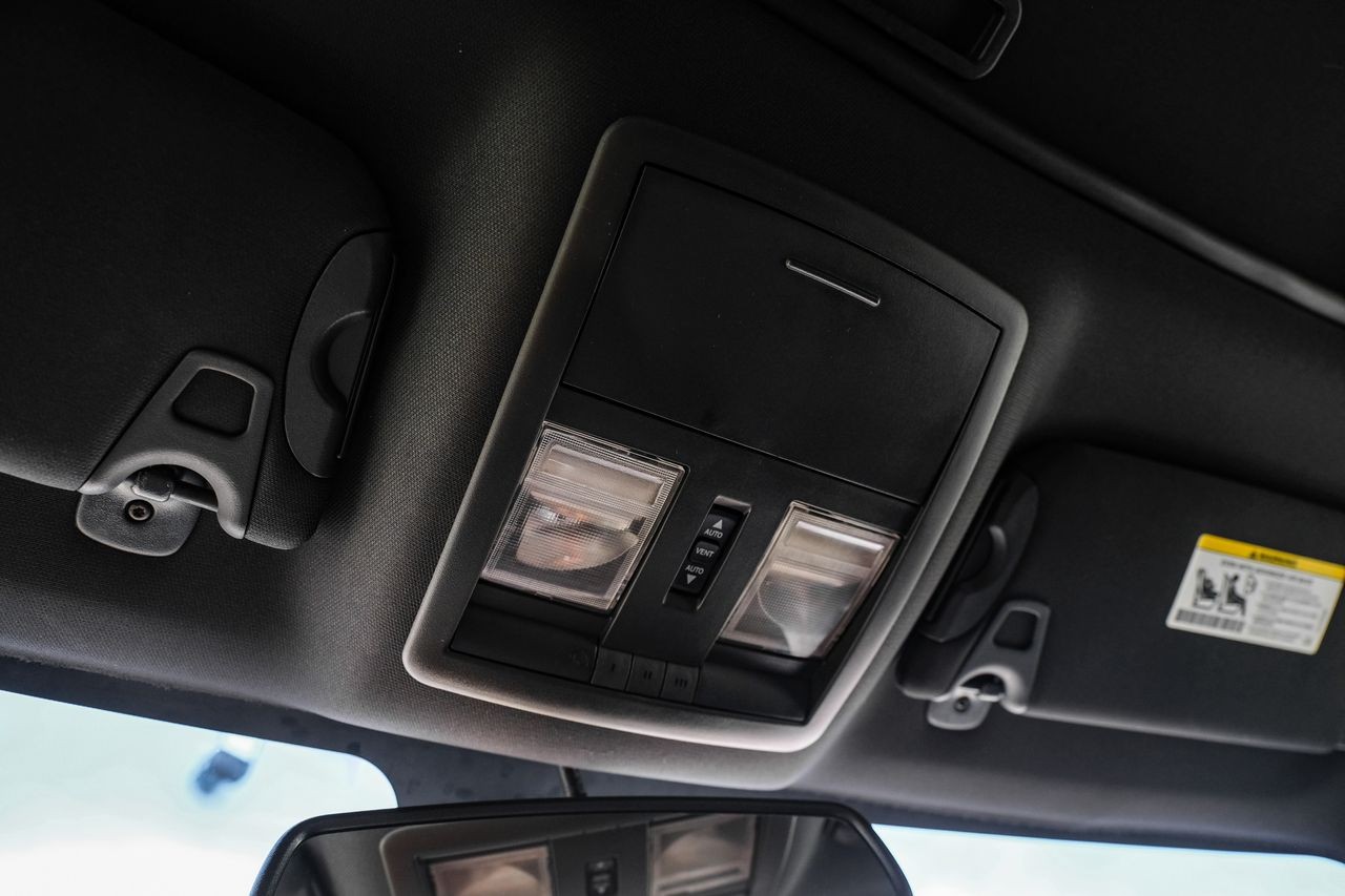 Dodge Challenger Vehicle Main Gallery Image 22