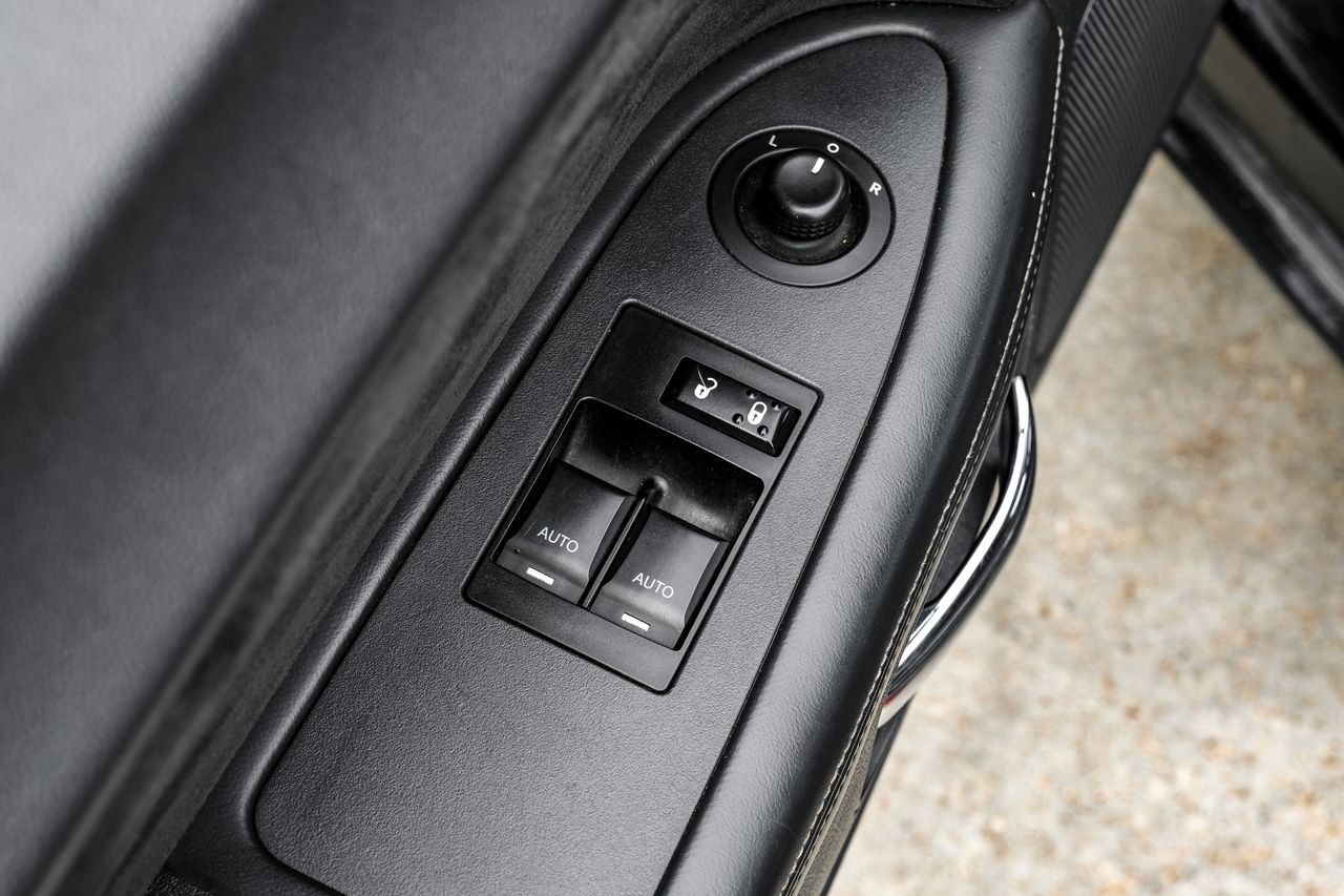 Dodge Challenger Vehicle Main Gallery Image 28
