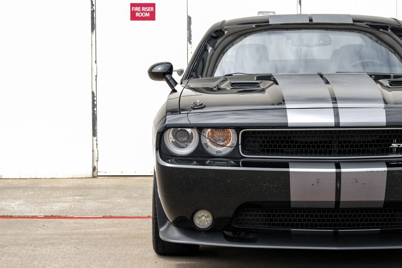 Dodge Challenger Vehicle Main Gallery Image 30
