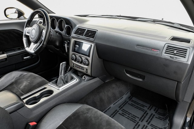 Dodge Challenger Vehicle Main Gallery Image 12