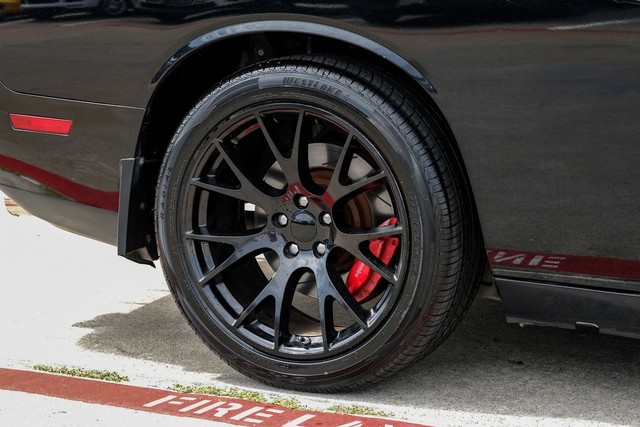Dodge Challenger Vehicle Main Gallery Image 34