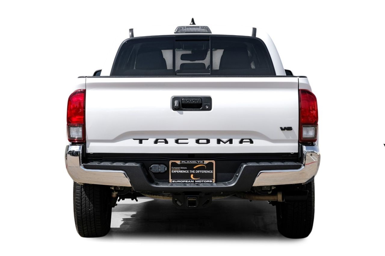 Toyota Tacoma 2WD Vehicle Main Gallery Image 09