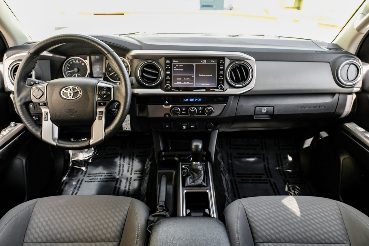 Toyota Tacoma 2WD Vehicle Main Gallery Image 14