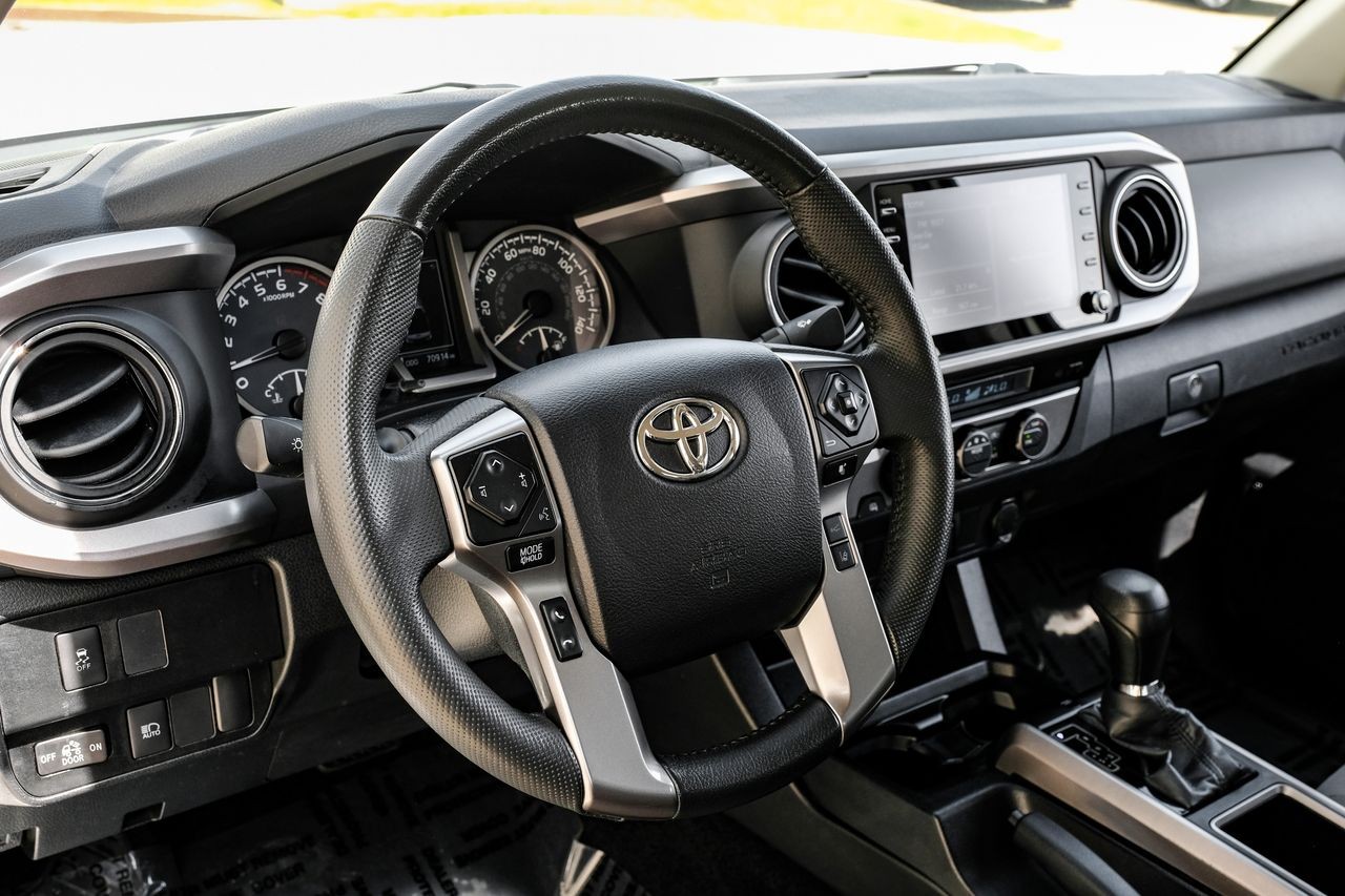Toyota Tacoma 2WD Vehicle Main Gallery Image 15