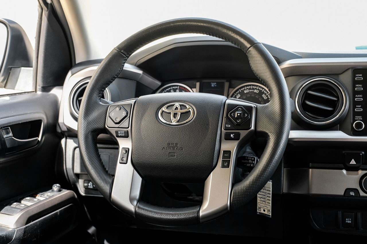 Toyota Tacoma 2WD Vehicle Main Gallery Image 16