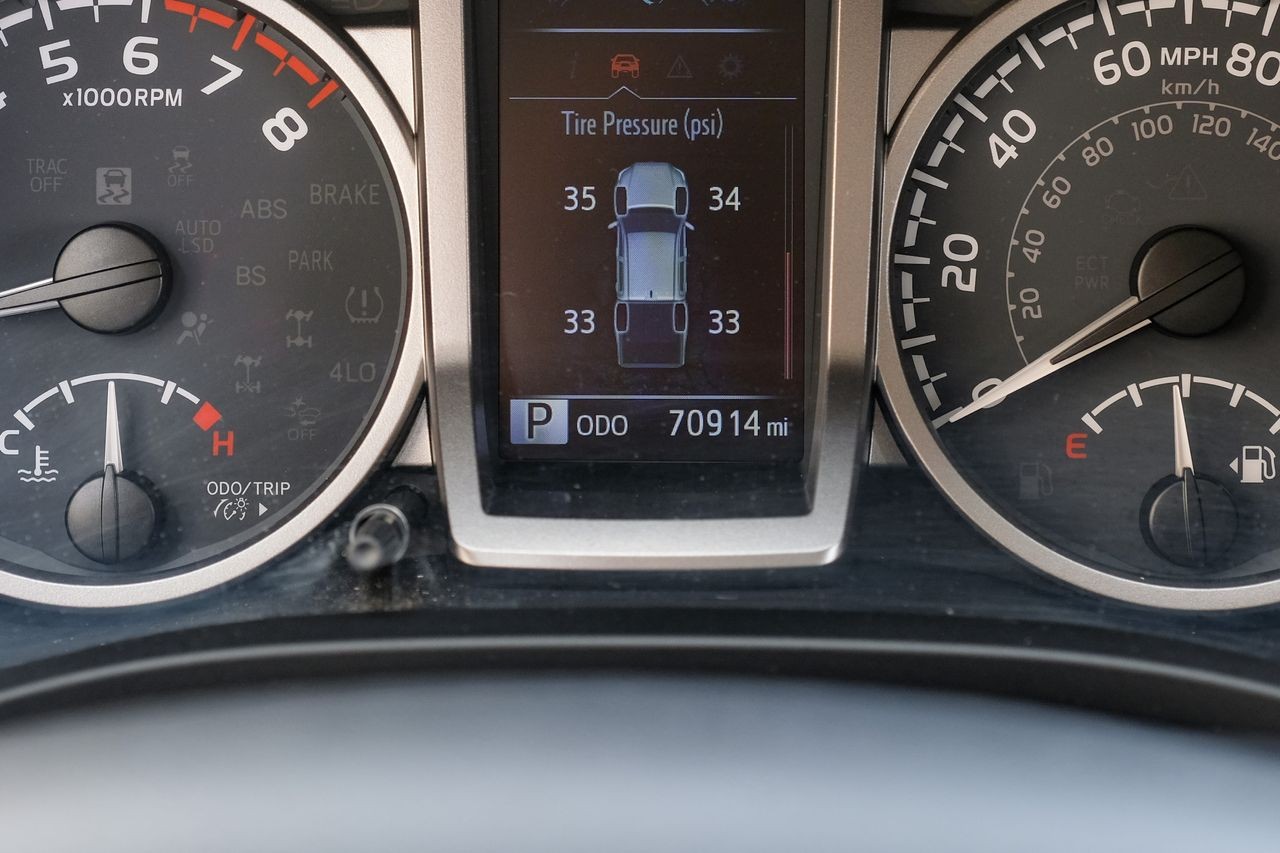 Toyota Tacoma 2WD Vehicle Main Gallery Image 20
