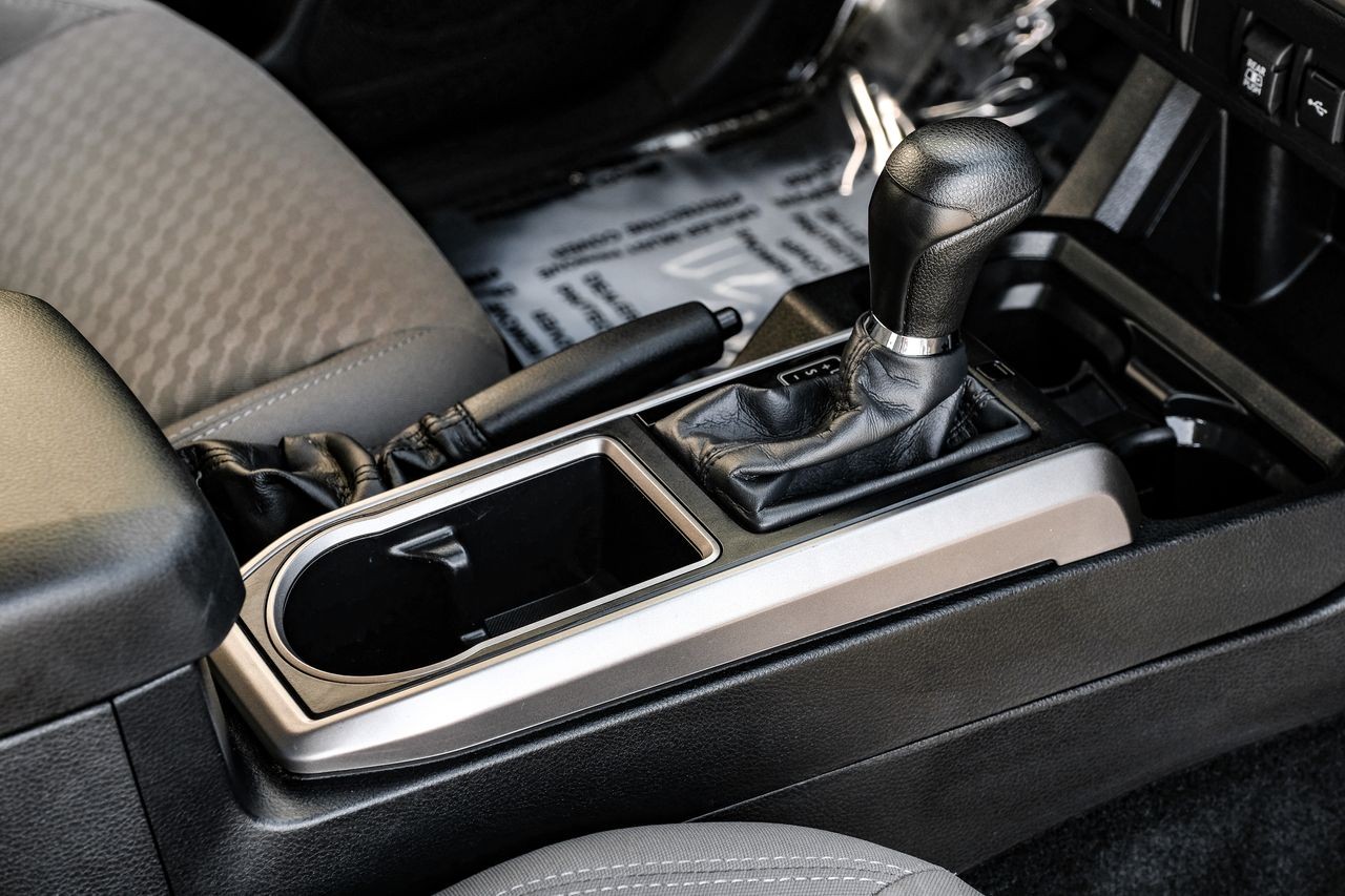 Toyota Tacoma 2WD Vehicle Main Gallery Image 22