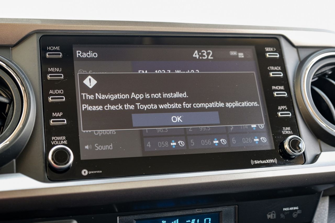 Toyota Tacoma 2WD Vehicle Main Gallery Image 28