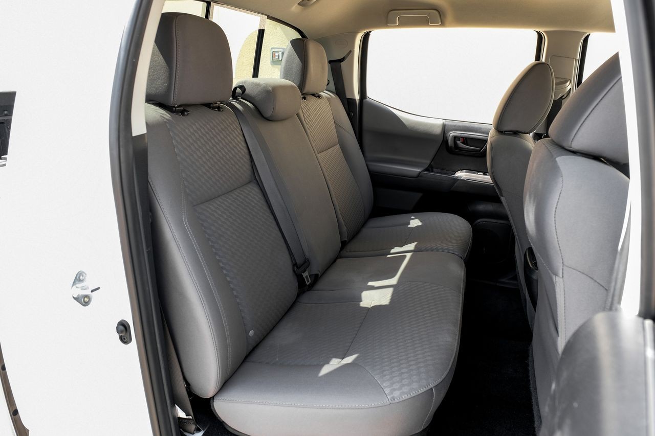Toyota Tacoma 2WD Vehicle Main Gallery Image 35