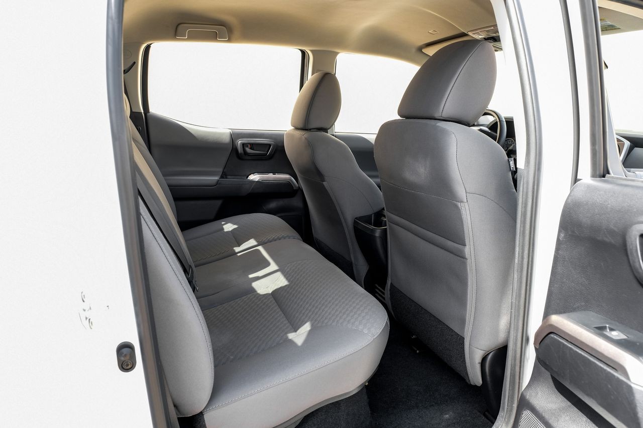 Toyota Tacoma 2WD Vehicle Main Gallery Image 36