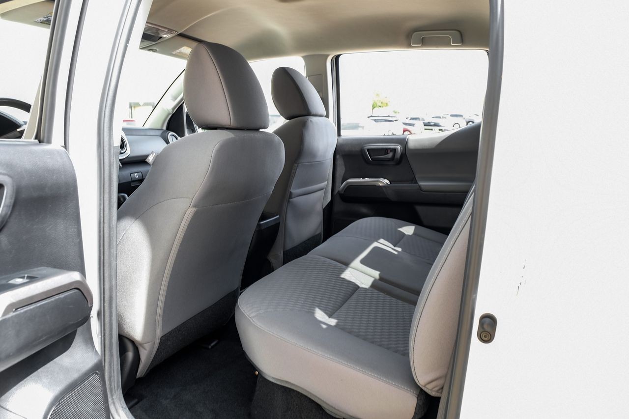 Toyota Tacoma 2WD Vehicle Main Gallery Image 37