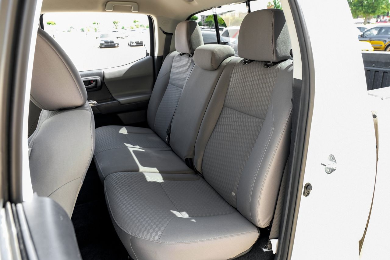 Toyota Tacoma 2WD Vehicle Main Gallery Image 38