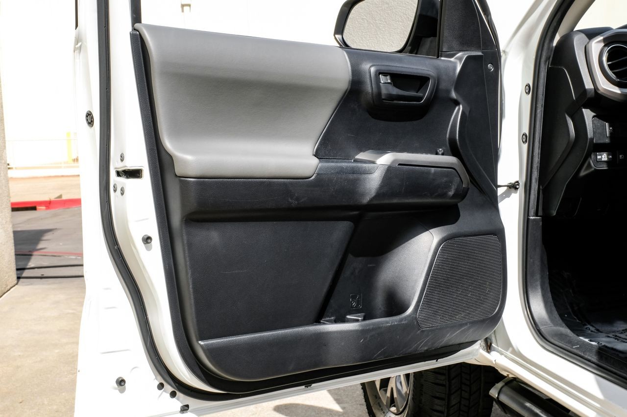 Toyota Tacoma 2WD Vehicle Main Gallery Image 41