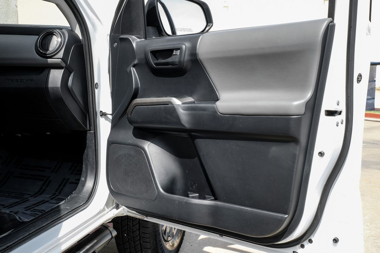 Toyota Tacoma 2WD Vehicle Main Gallery Image 43