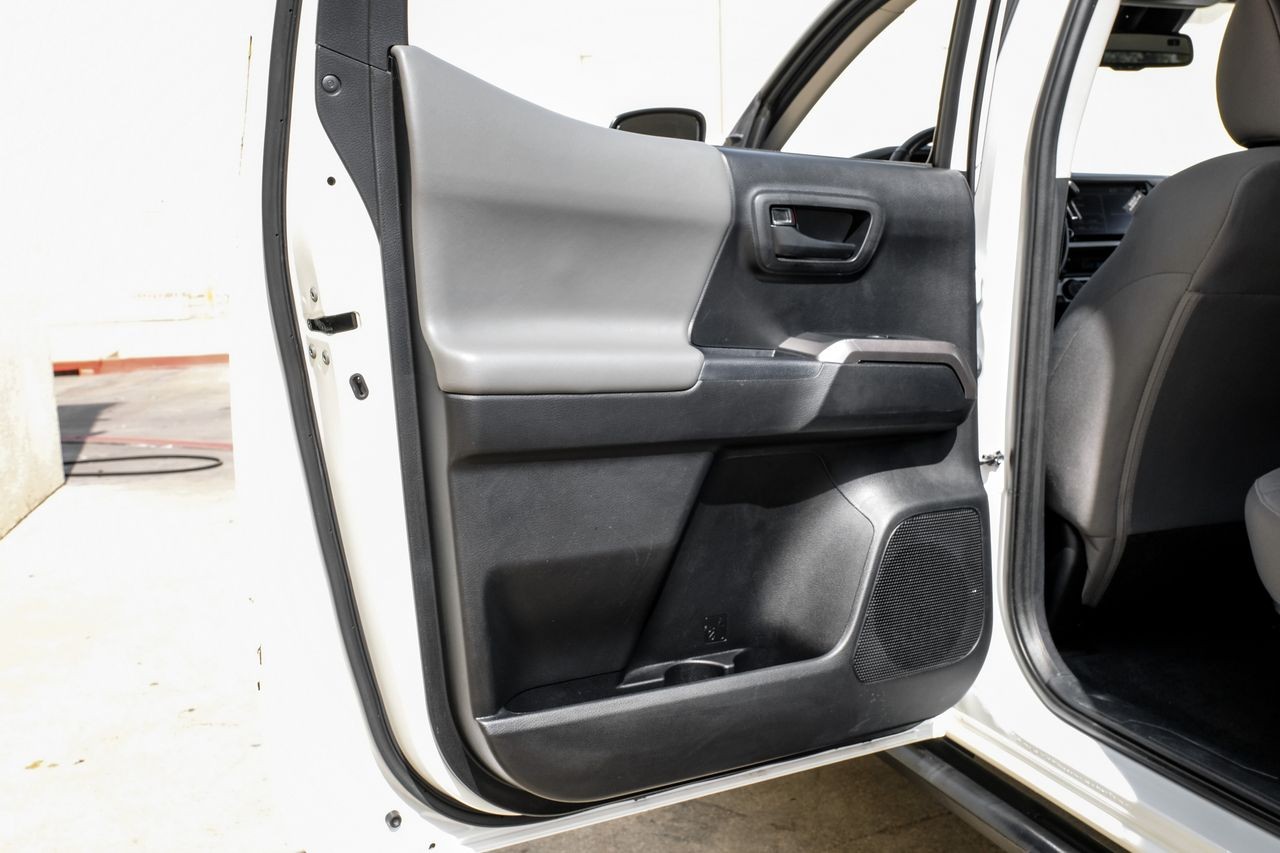 Toyota Tacoma 2WD Vehicle Main Gallery Image 44