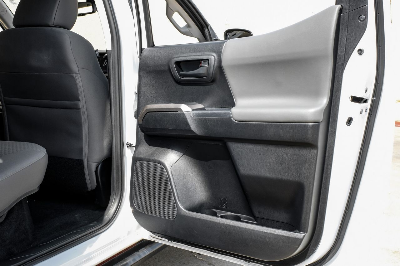 Toyota Tacoma 2WD Vehicle Main Gallery Image 45