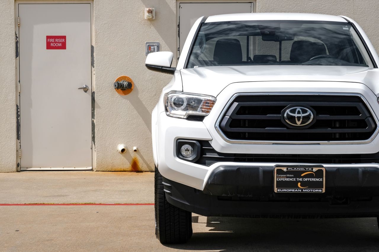 Toyota Tacoma 2WD Vehicle Main Gallery Image 46