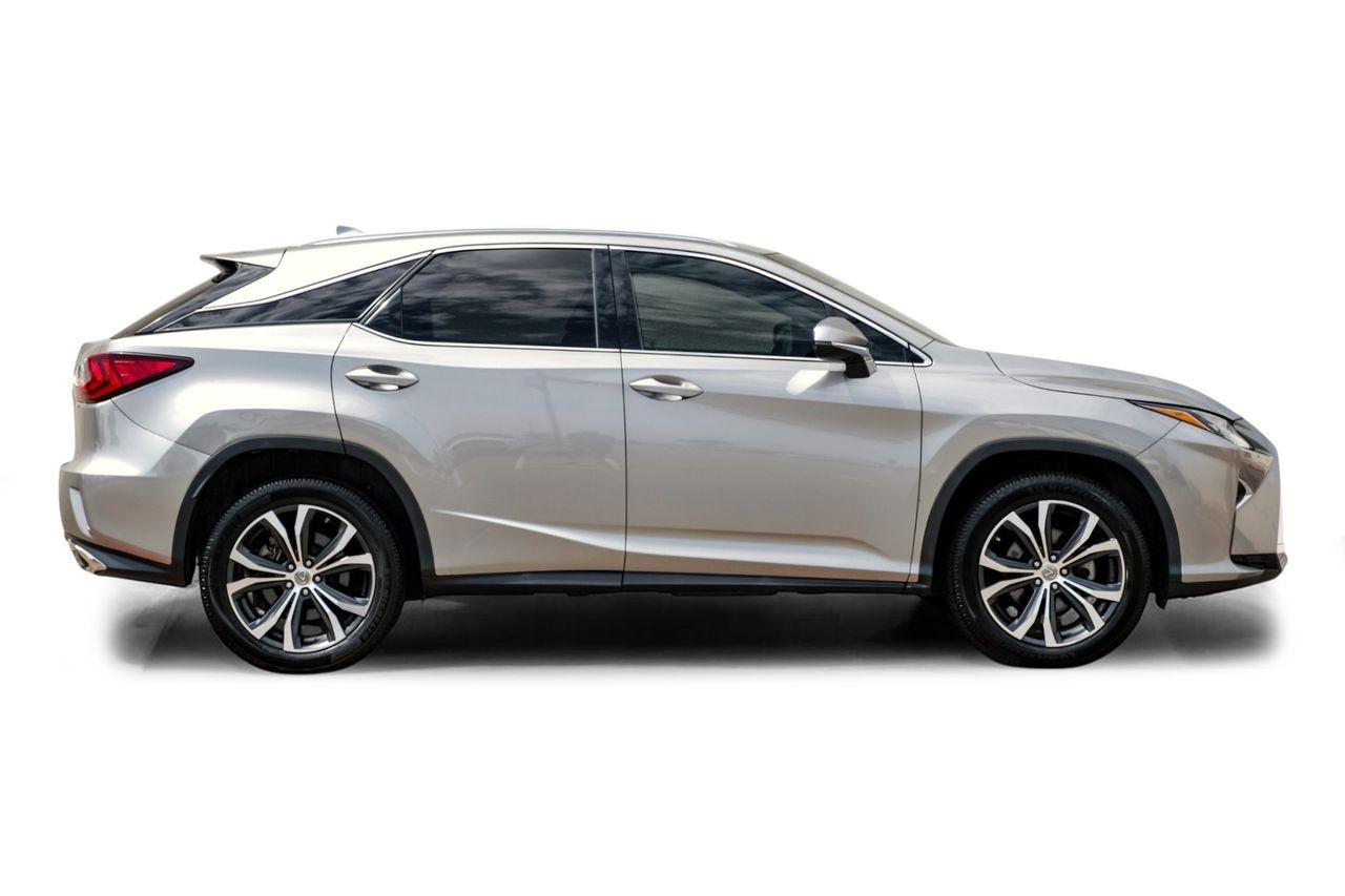 Lexus RX Vehicle Main Gallery Image 08