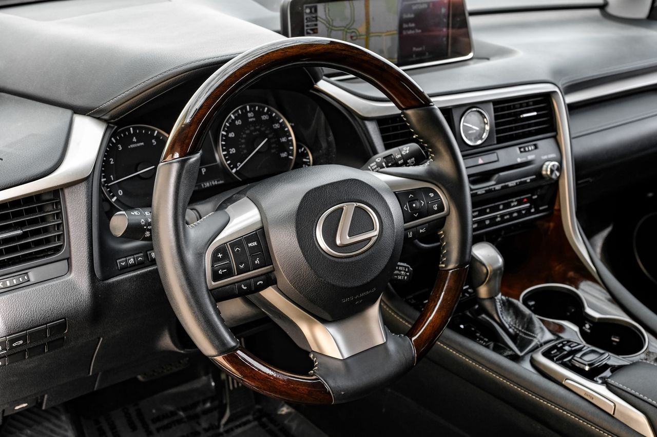 Lexus RX Vehicle Main Gallery Image 16