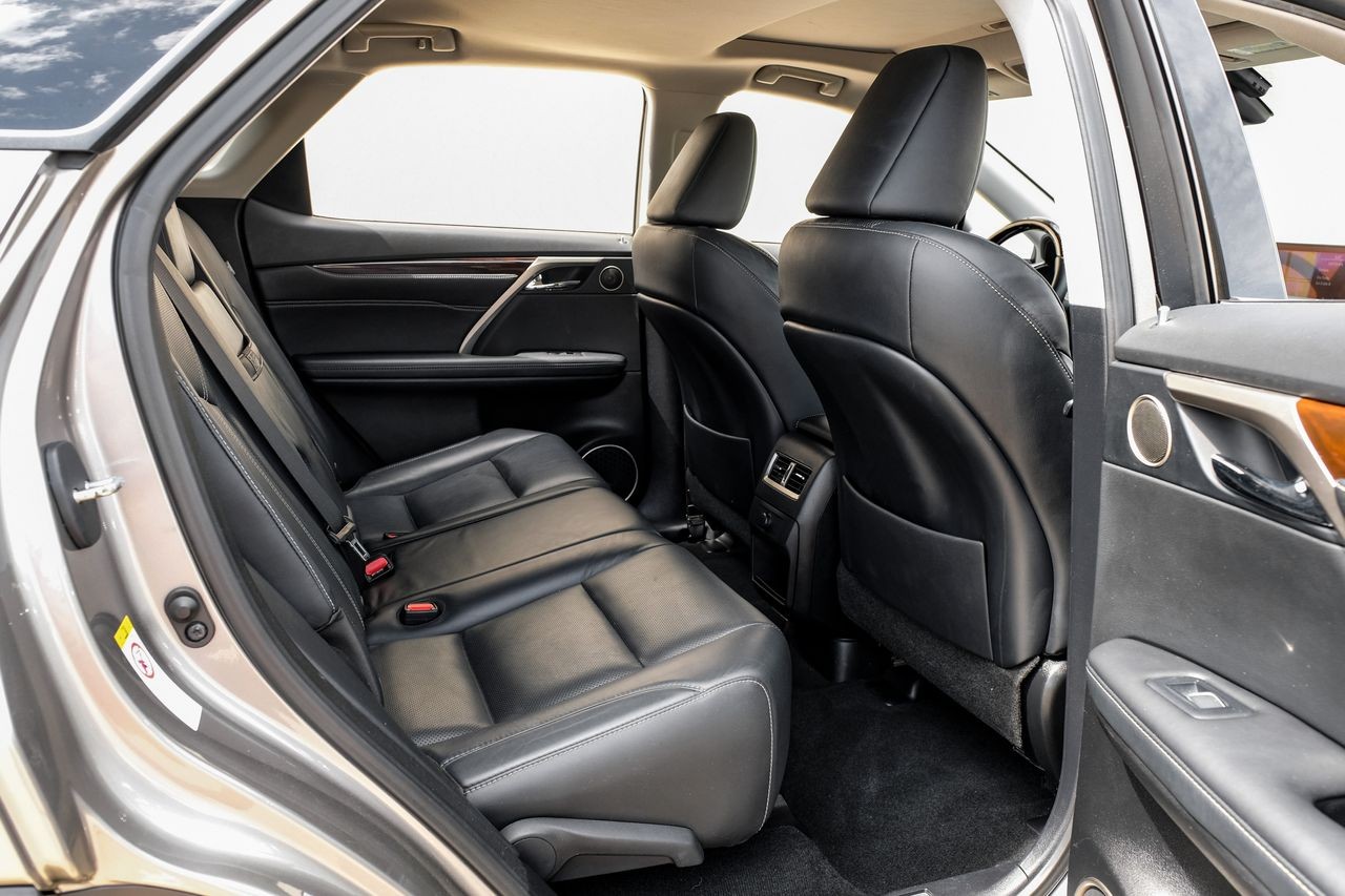 Lexus RX Vehicle Main Gallery Image 33