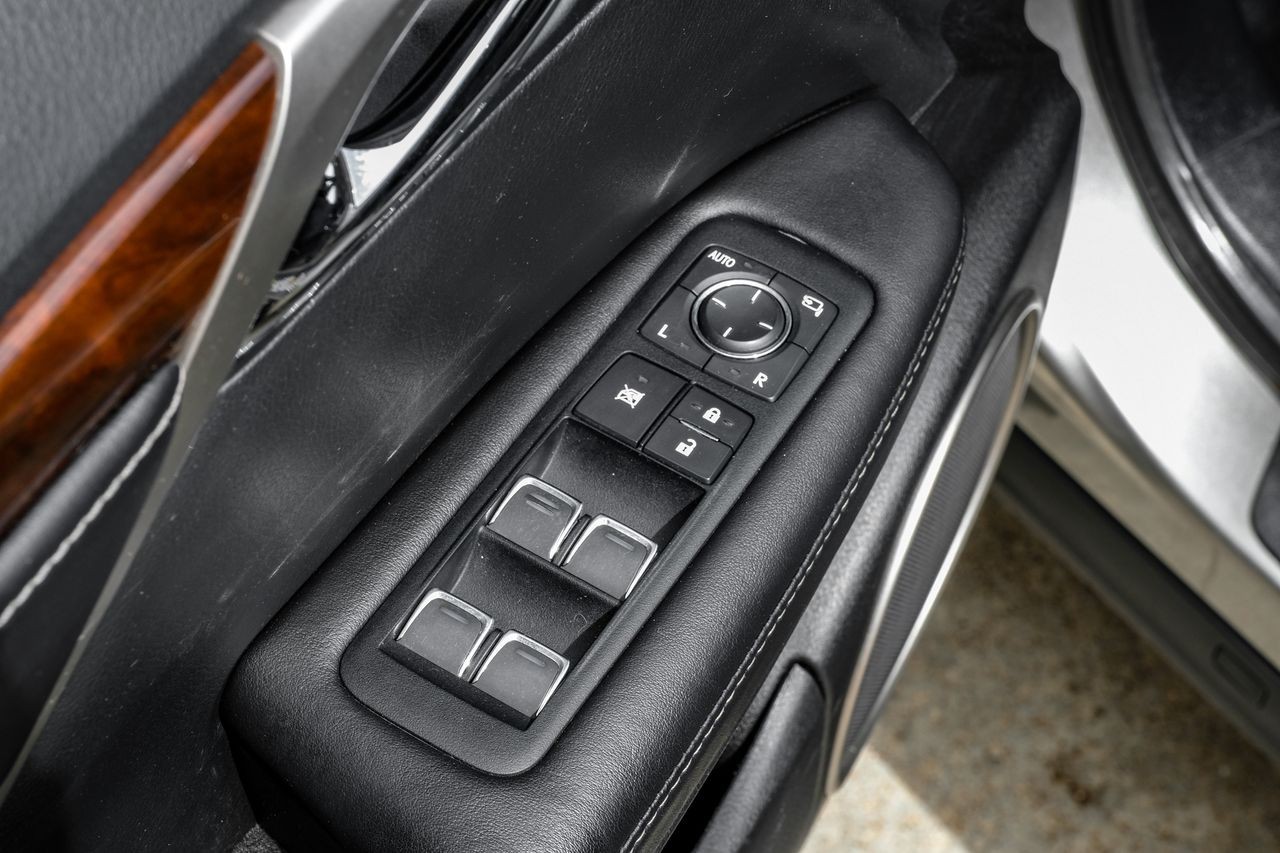 Lexus RX Vehicle Main Gallery Image 37