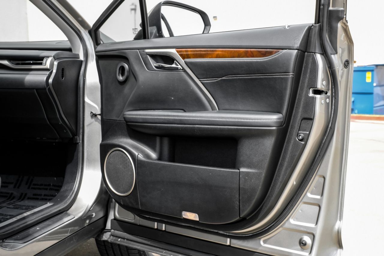 Lexus RX Vehicle Main Gallery Image 38