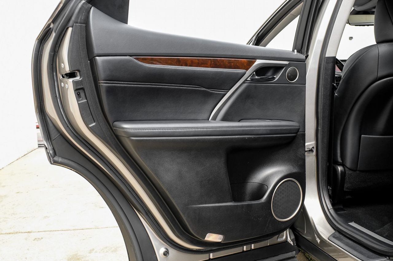 Lexus RX Vehicle Main Gallery Image 39