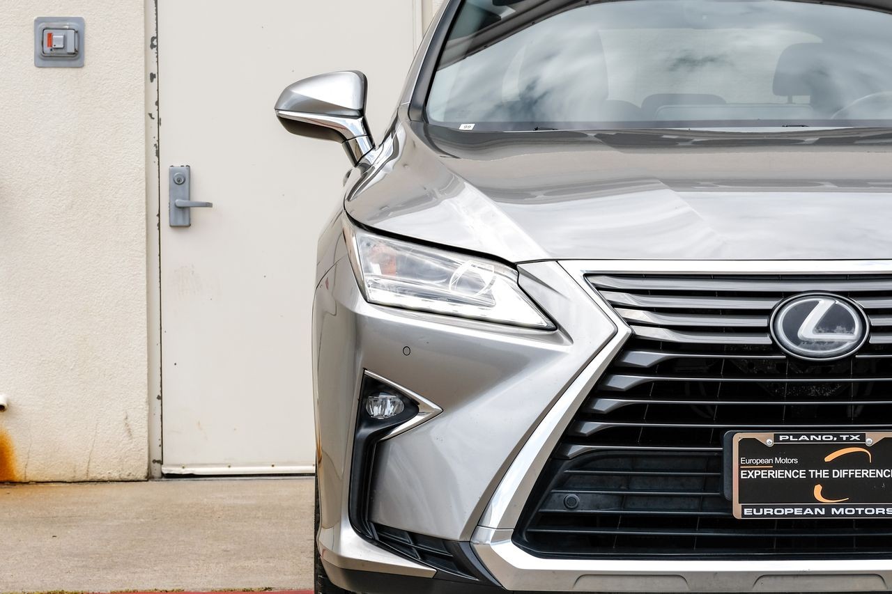 Lexus RX Vehicle Main Gallery Image 41