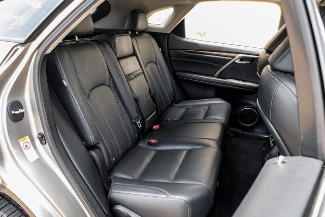 Lexus RX Vehicle Main Gallery Image 32