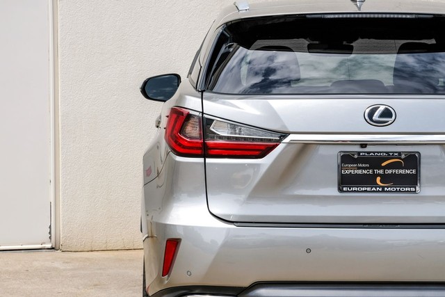 Lexus RX Vehicle Main Gallery Image 42