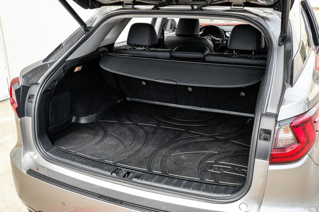 Lexus RX Vehicle Main Gallery Image 43
