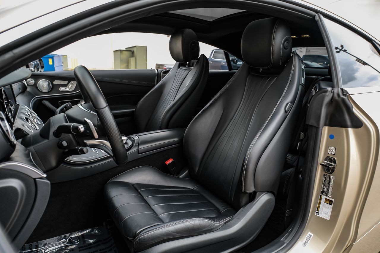 Mercedes-Benz E-Class Vehicle Main Gallery Image 29