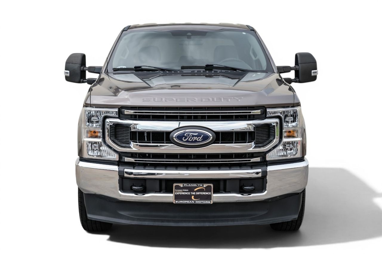 Ford Super Duty F-250 SRW Vehicle Main Gallery Image 05