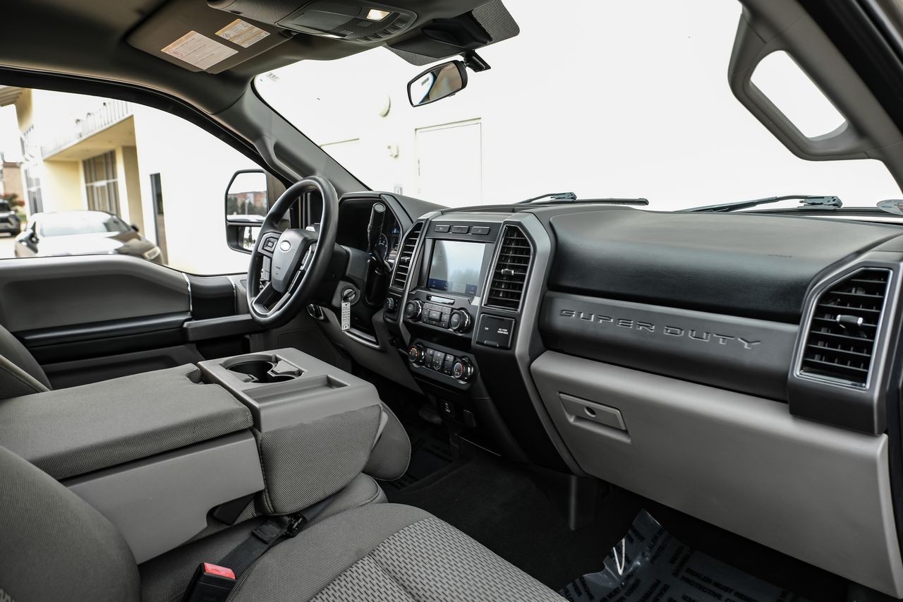 Ford Super Duty F-250 SRW Vehicle Main Gallery Image 12