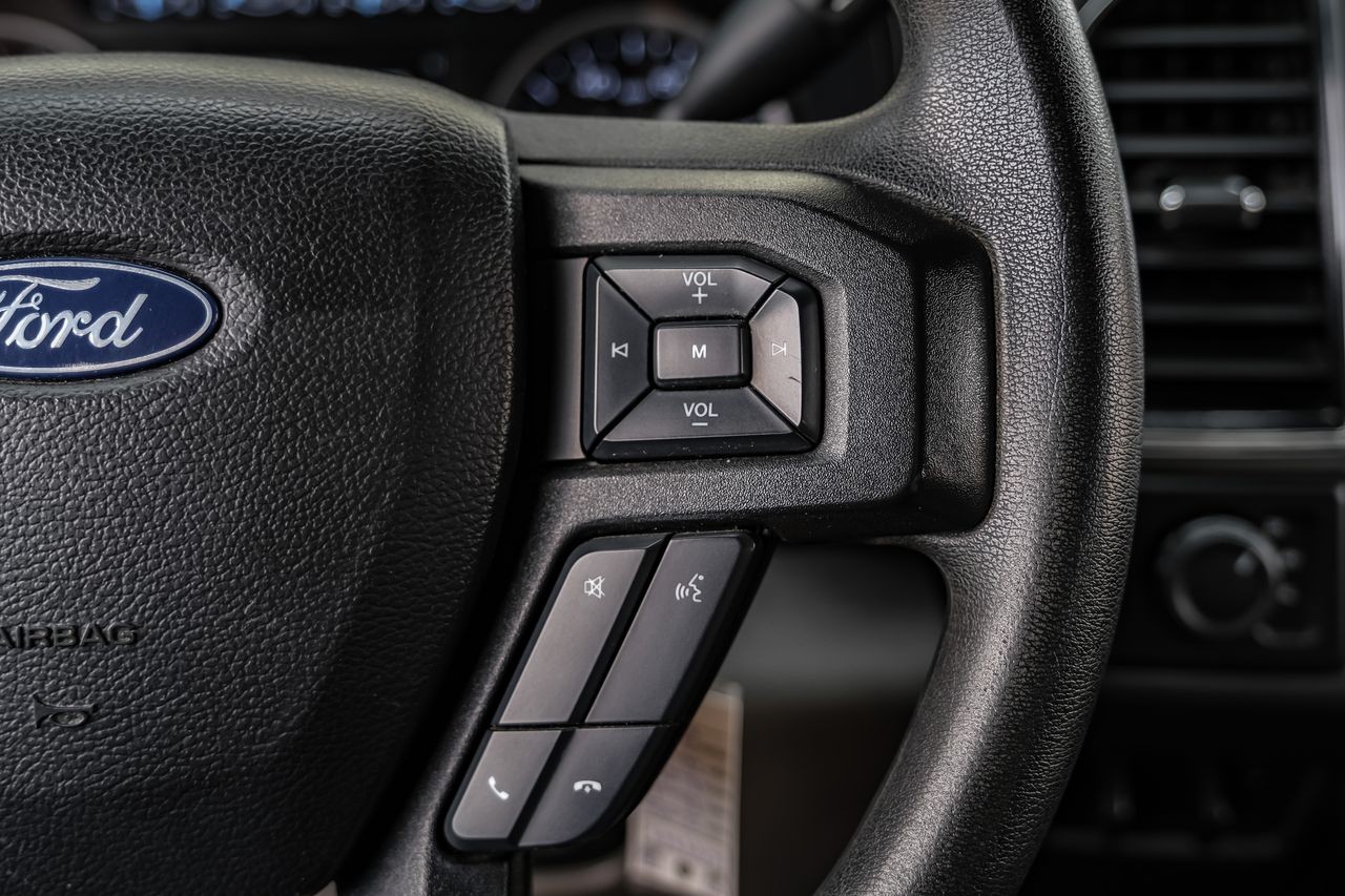Ford Super Duty F-250 SRW Vehicle Main Gallery Image 19