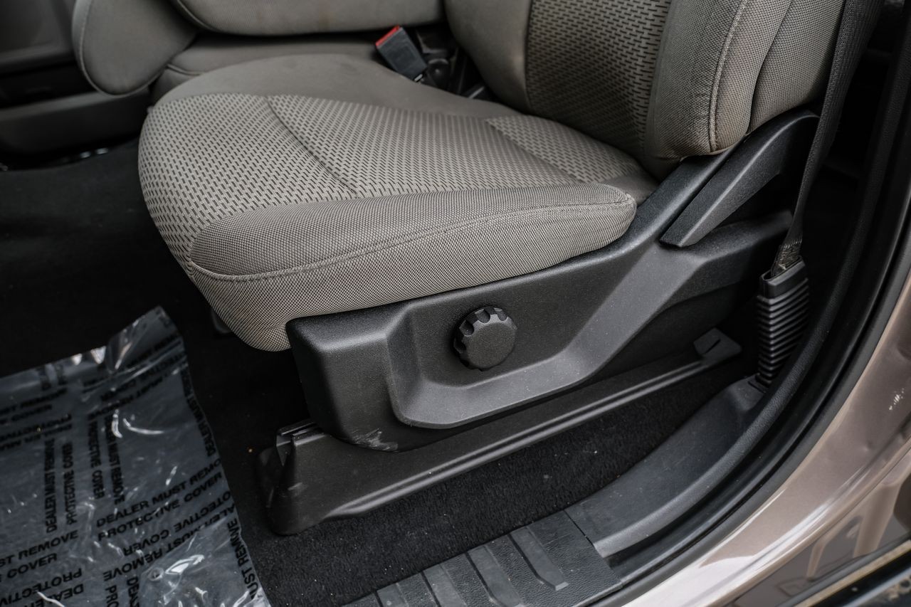 Ford Super Duty F-250 SRW Vehicle Main Gallery Image 30
