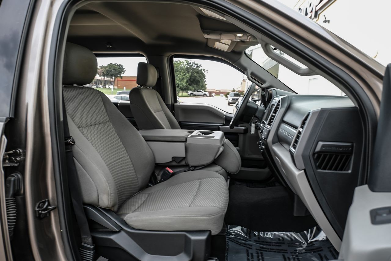 Ford Super Duty F-250 SRW Vehicle Main Gallery Image 31