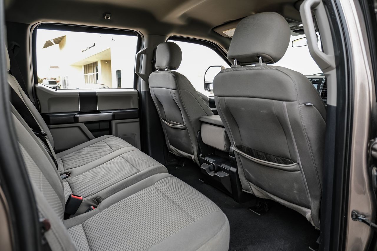 Ford Super Duty F-250 SRW Vehicle Main Gallery Image 34
