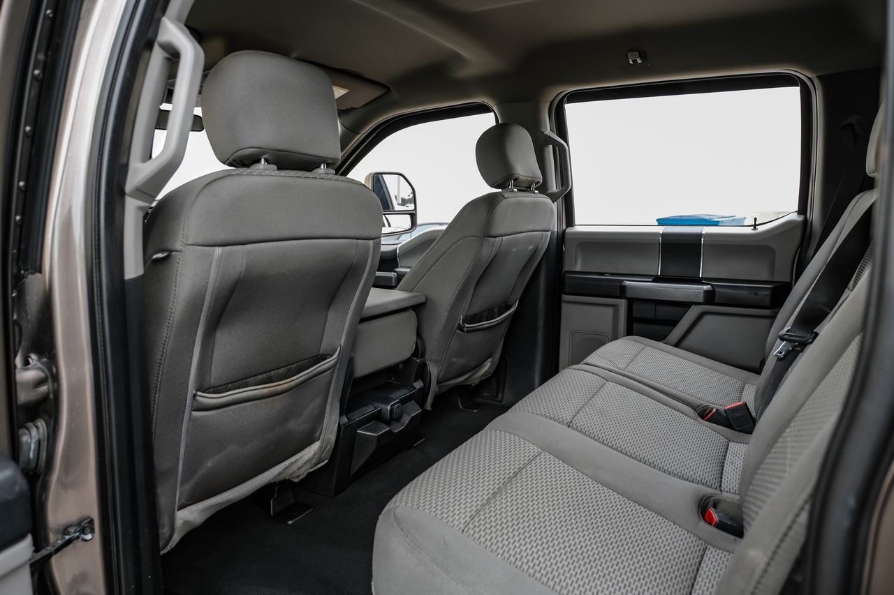 Ford Super Duty F-250 SRW Vehicle Main Gallery Image 35