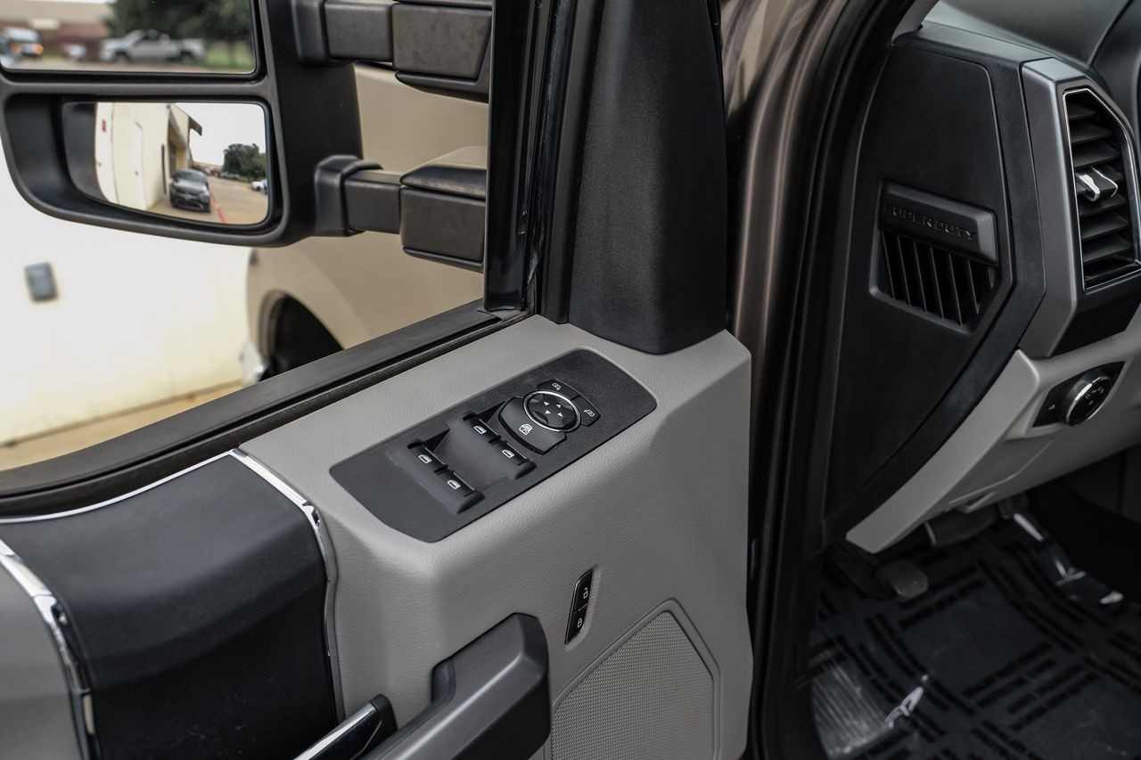 Ford Super Duty F-250 SRW Vehicle Main Gallery Image 40