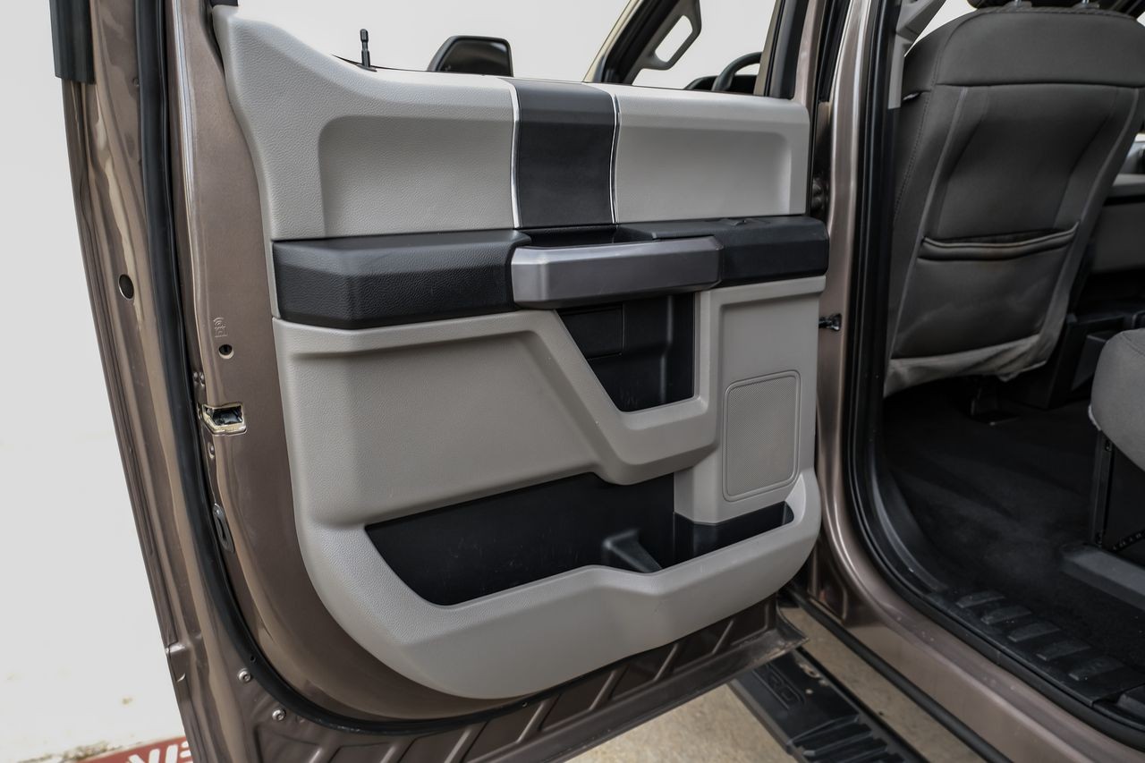 Ford Super Duty F-250 SRW Vehicle Main Gallery Image 42