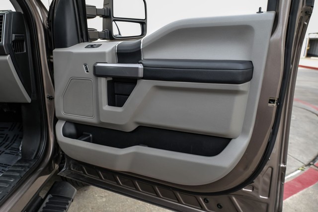 Ford Super Duty F-250 SRW Vehicle Main Gallery Image 41